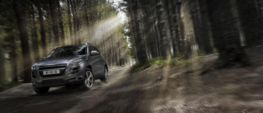  Peugeot 4008 2011 года  (фото 16 из 45)
